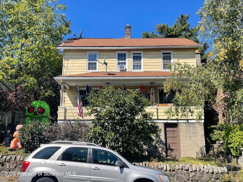 1031 Lincoln St, Unit 1033 in Dickson City, PA - Foto de edificio