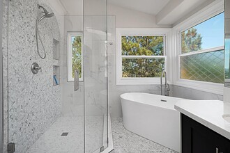 1808 Avenida La Posta in Encinitas, CA - Building Photo - Building Photo