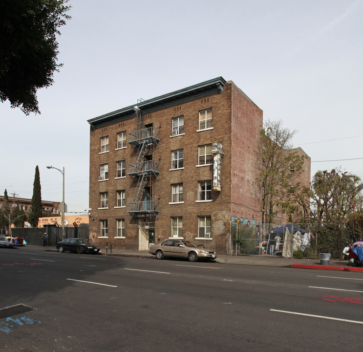 Regal Hotel in Los Angeles, CA - Building Photo