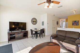 7678 Otterspool St in Kissimmee, FL - Building Photo - Building Photo