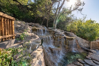 Capital Hills in Austin, TX - Foto de edificio - Building Photo