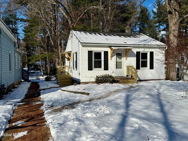 98 Willow St in Guilderland, NY - Building Photo - Building Photo