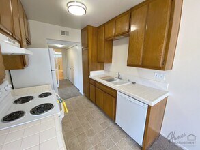 450 W Vermont Ave in Escondido, CA - Building Photo - Building Photo