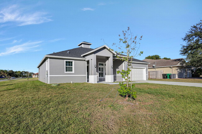 1791 SW Effland Ave in Port St. Lucie, FL - Building Photo - Building Photo