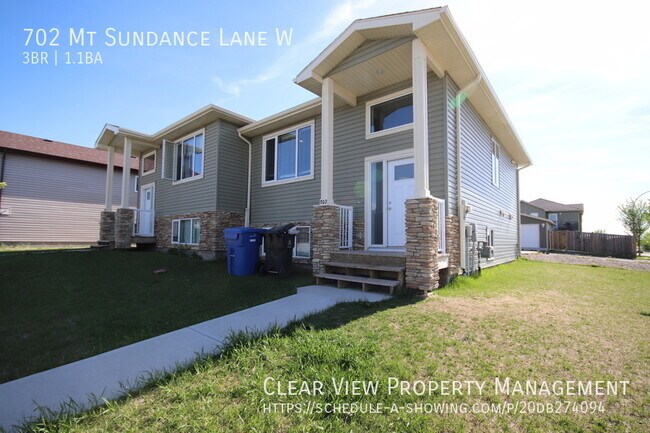 ?? Spacious & Bright FULL DUPLEX in Sunrid in Lethbridge, AB - Building Photo - Building Photo