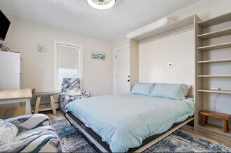5 Kinney Ave, Unit 202 in Old Orchard Beach, ME - Foto de edificio - Building Photo