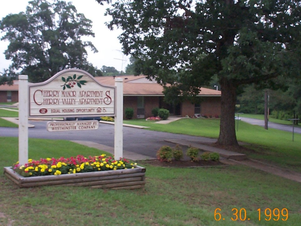 Cherry Manor in Mc Cormick, SC - Building Photo