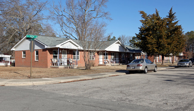 801 S 5th St in Smithfield, NC - Building Photo - Building Photo