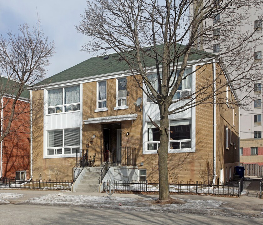 15 Norris Cres in Toronto, ON - Building Photo