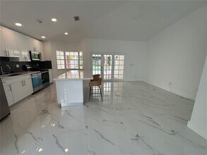 17990 SW 135th Ave in Miami, FL - Building Photo - Building Photo