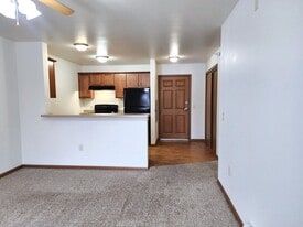 Cedar Pointe Estates Apartments in Bemidji, MN - Building Photo