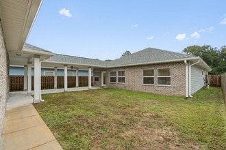 33 8th Ave in Shalimar, FL - Building Photo - Building Photo