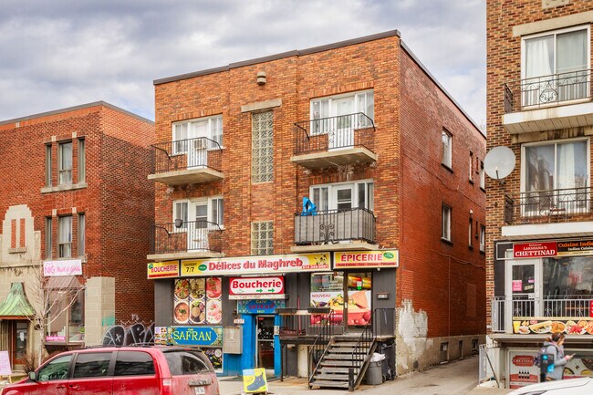 5627 De La Côte-Des-Neiges Ch in Montréal, QC - Building Photo - Building Photo