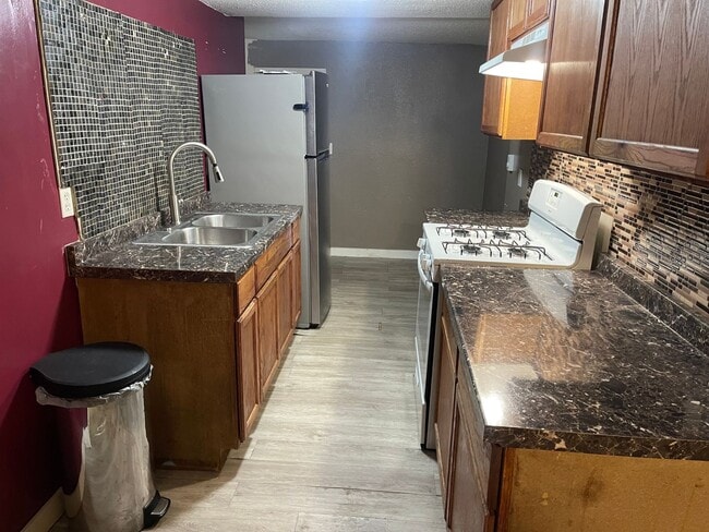 574 Orleans St in St. Paul, MN - Building Photo - Building Photo