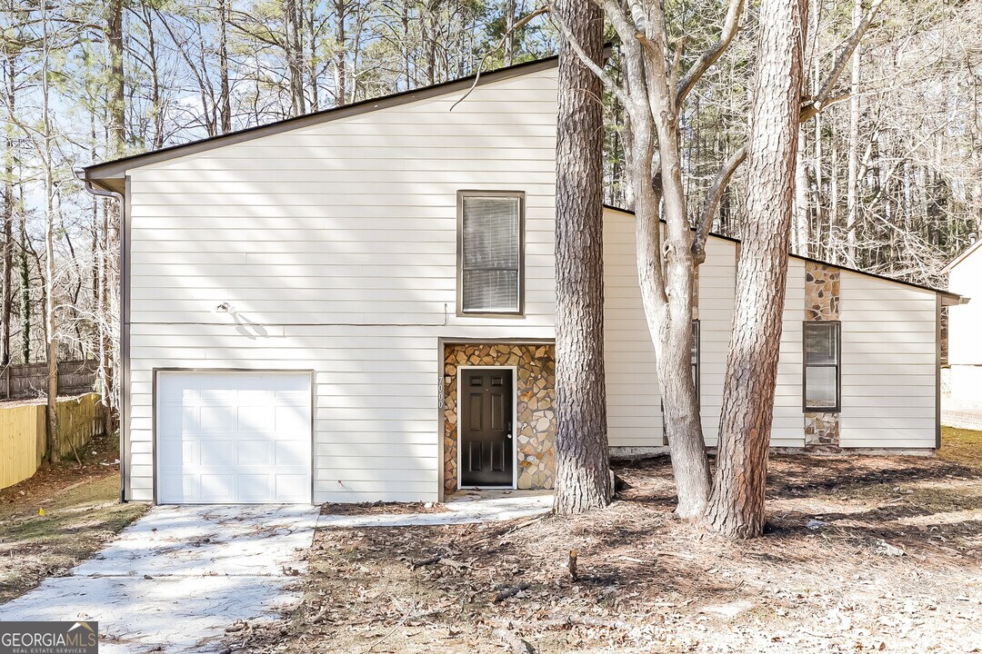 7000 Merrywood Dr in Fairburn, GA - Building Photo