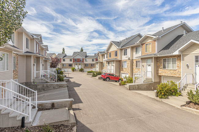 Bridgeport Manor Condominiums in Leduc, AB - Building Photo - Building Photo