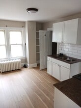 5802 20th Ave, Unit Upper in Kenosha, WI - Foto de edificio - Building Photo