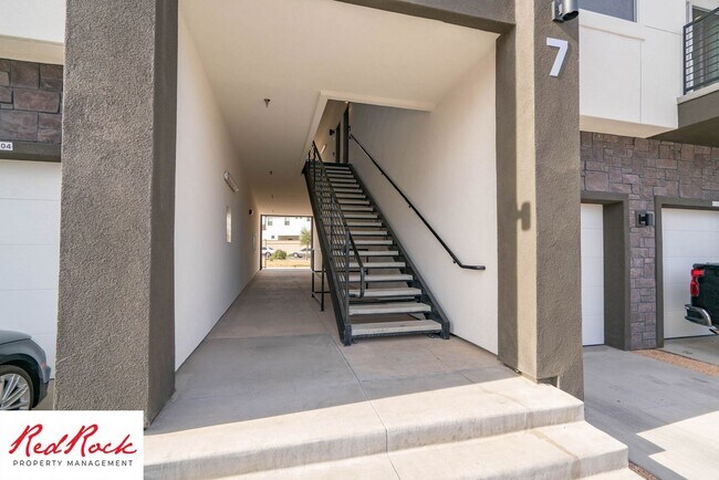 5801 S Garnet Dr in Saint George, UT - Foto de edificio - Building Photo