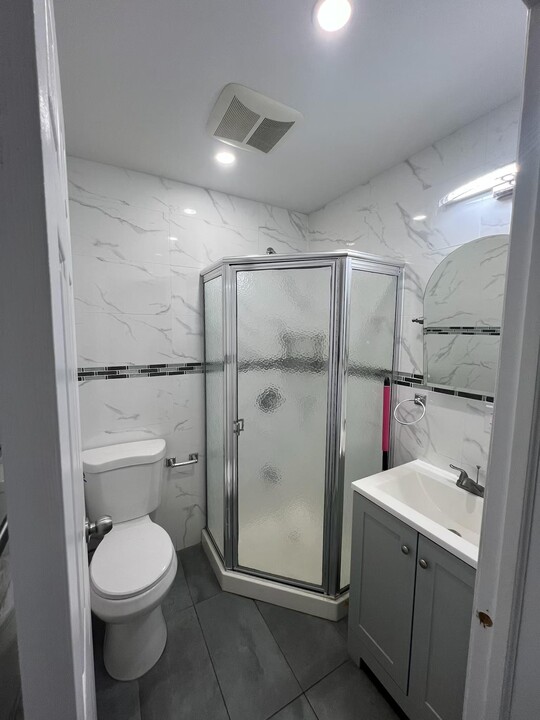6150 219th St in Queens, NY - Building Photo