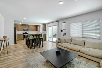 32964 Pacifica Pl in Lake Elsinore, CA - Building Photo - Building Photo