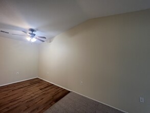 1256 Oxford Manor Ct, Unit 1 in South Lyon, MI - Foto de edificio - Building Photo