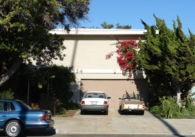 Al Rie Apartments in Oxnard, CA - Foto de edificio - Building Photo