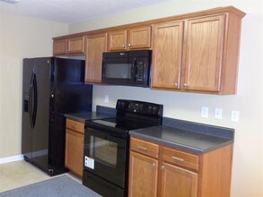 3720 Southbend Dr in Murfreesboro, TN - Foto de edificio - Building Photo