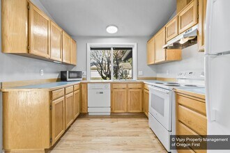 3215 NW 166th Ave in Beaverton, OR - Building Photo - Building Photo