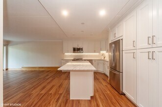 18 E Old Willow Rd in Prospect Heights, IL - Building Photo - Building Photo