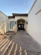 3811 Sandcliff Dr in Laredo, TX - Building Photo - Building Photo