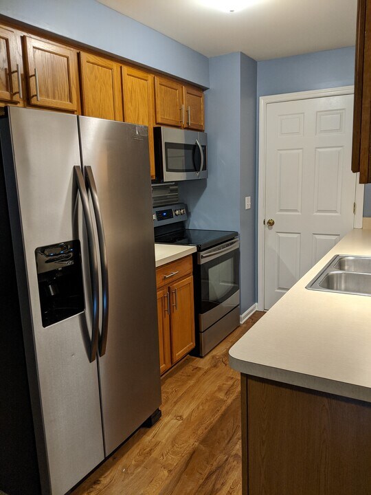 28179 Raleigh Crescent Dr. in New Baltimore, MI - Building Photo