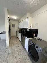 340 SW 16th Ct in Fort Lauderdale, FL - Building Photo - Building Photo