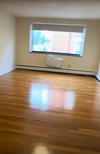 240 Babcock St, Unit 4G in Brookline, MA - Building Photo - Building Photo