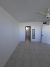 2905 Point E Dr in Aventura, FL - Building Photo - Building Photo