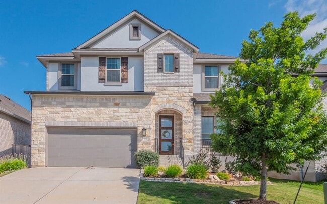 property at 716 Pinnacle View Dr