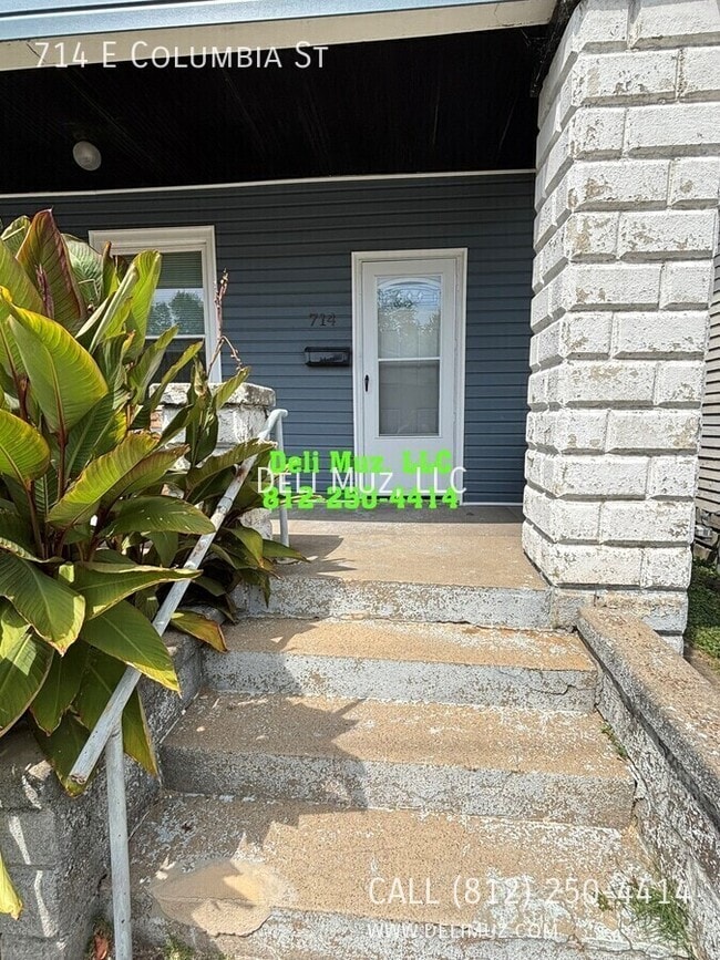 714 E Columbia St in Evansville, IN - Foto de edificio - Building Photo