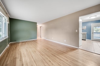 6367 Zinnia Ln N in Maple Grove, MN - Building Photo - Building Photo