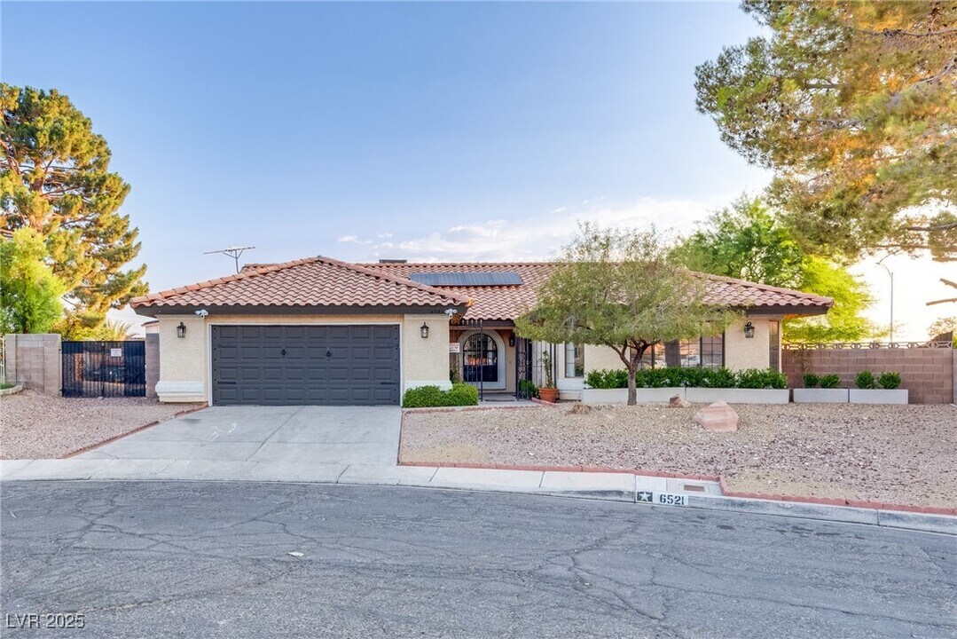 6521 Monterey Vista Ct in Las Vegas, NV - Building Photo