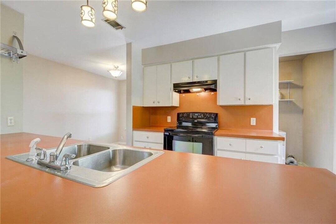 1305 Lorrain St in Austin, TX - Building Photo