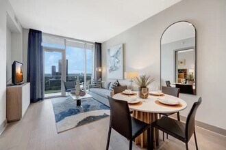 1599 Uptown Park Blvd in Houston, TX - Building Photo - Building Photo