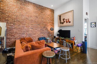 880 Wyckoff Ave in New York, NY - Building Photo - Building Photo