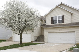 Mullin Rentals-Duplexes in Lenexa, KS - Foto de edificio - Building Photo