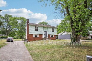 144 Airport Rd in Clarksville, TN - Building Photo