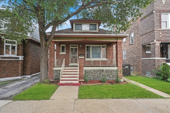 property at 2121 S 59th Ave