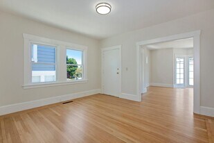 5831 Keith Ave in Oakland, CA - Building Photo