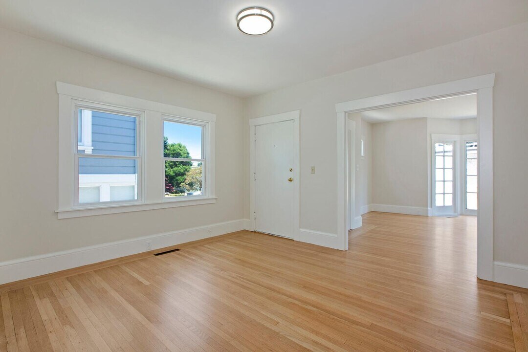 5831 Keith Ave in Oakland, CA - Building Photo