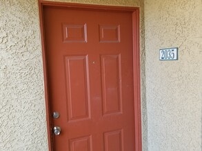 2300 E Silverado Ranch Blvd, Unit 2035 in Las Vegas, NV - Building Photo - Building Photo