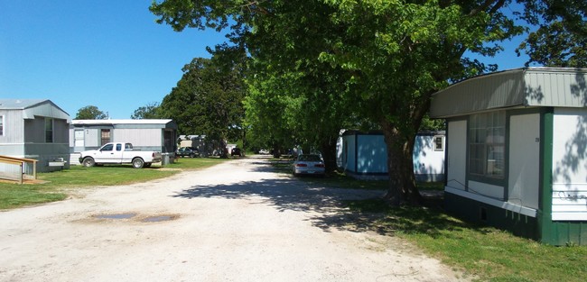 16230 S Highway 39 in Stockton, MO - Building Photo - Building Photo