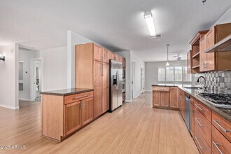 6744 E Holly St in Scottsdale, AZ - Building Photo - Building Photo