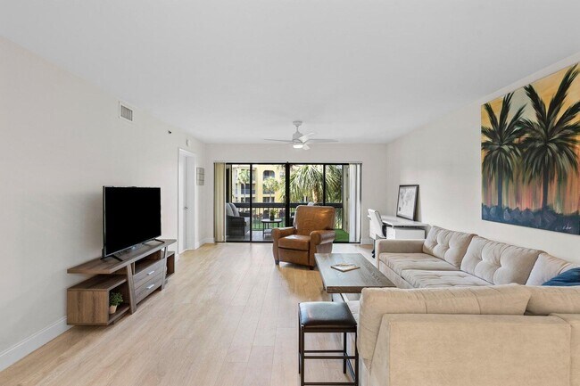 700 Uno Lago Dr in Juno Beach, FL - Foto de edificio - Building Photo